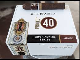ALEC BRADLEY PROJECT 40 MADURO GORDO  (24)