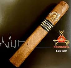 MONTECRISTO CONNOISSEUR EDITION NEW YORK NO.2 (54X61/8")