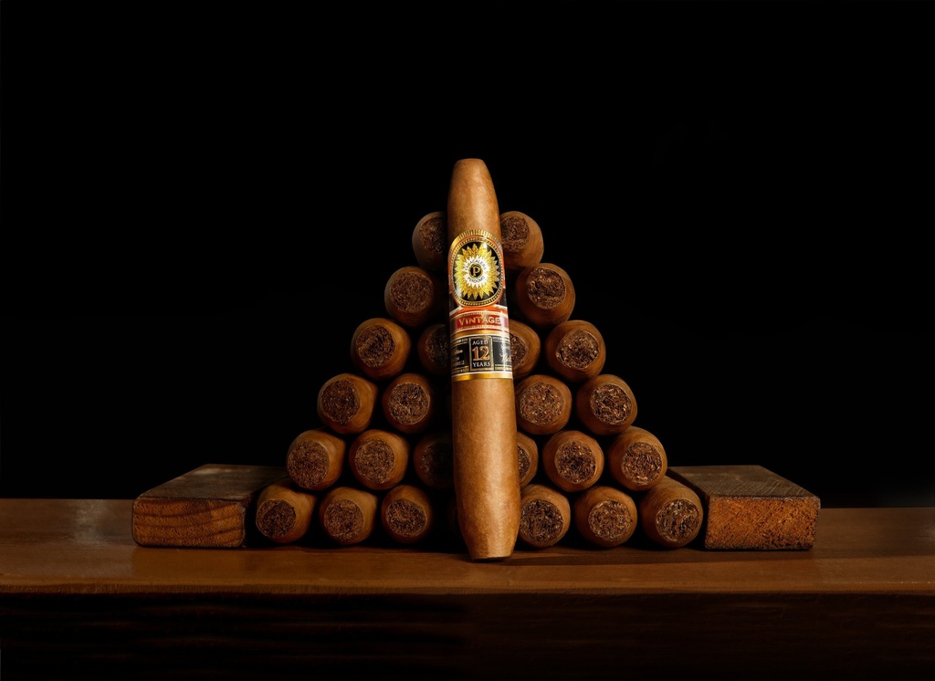 PERDOMO DOUBLE AGED 12 YR VINTAGE CT GORDO EXTRA 6.5X60 (24)
