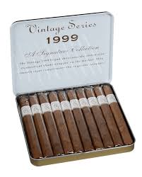 RP VINTAGE 1999 CONNECTICUT MINIS  4-1/4"X32 (100) ROCKY PATEL