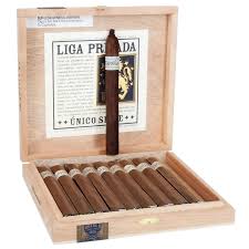 LIGA PRIVADA UNICO UF-13  5.5x52 (12)                                           DREW ESTATE